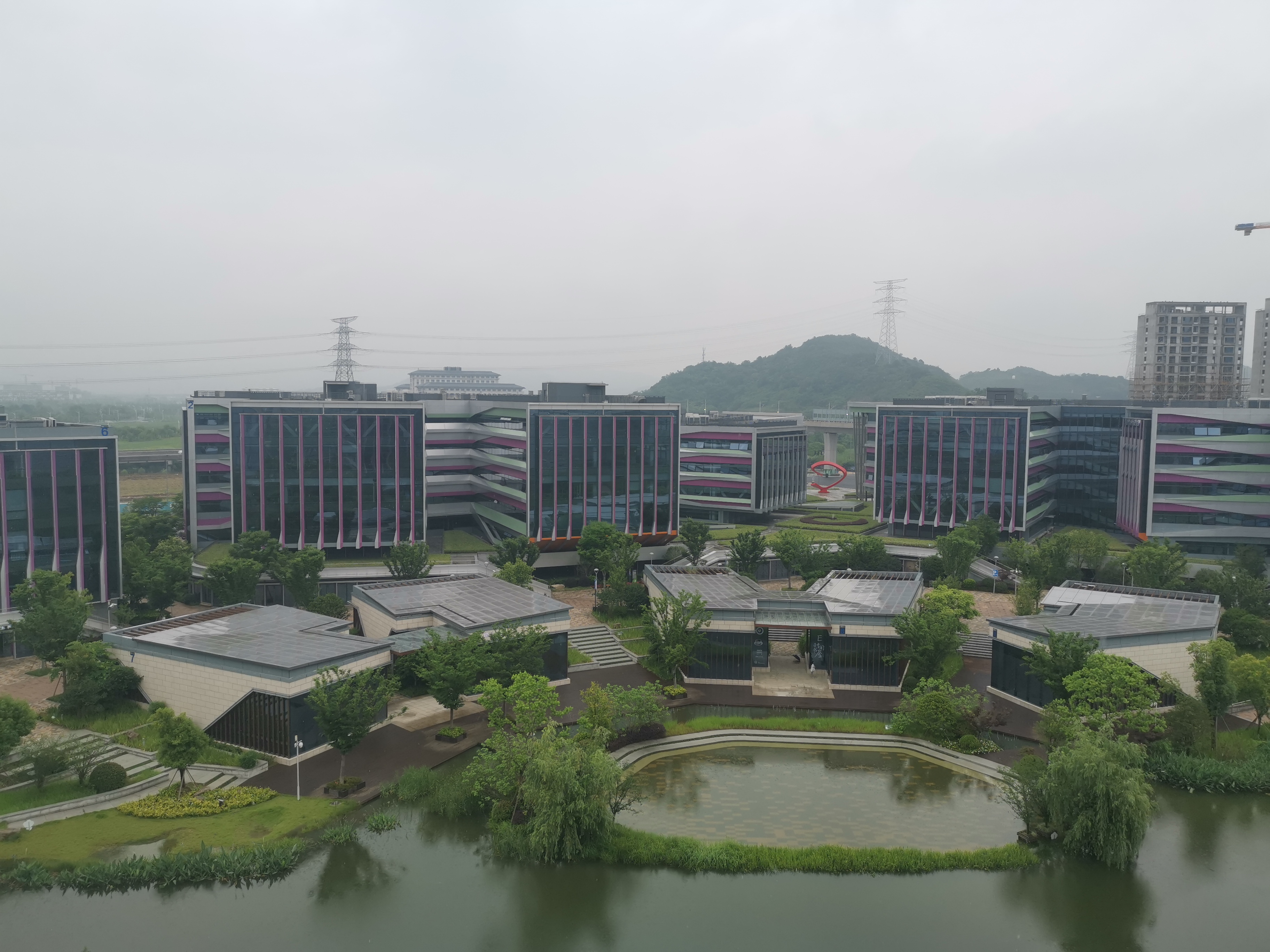 高素質(zhì)的團(tuán)隊